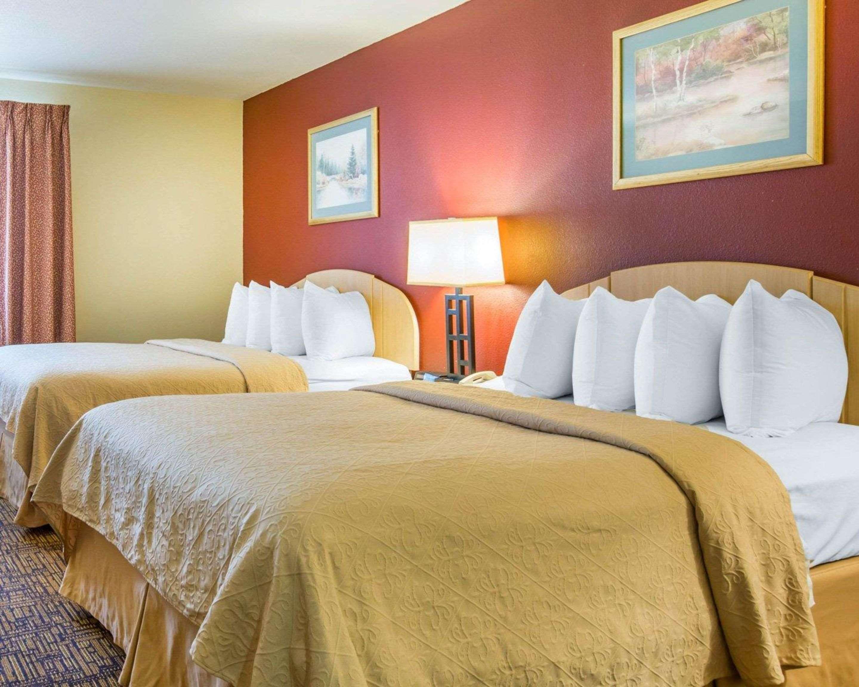Quality Inn & Suites Уид Экстерьер фото