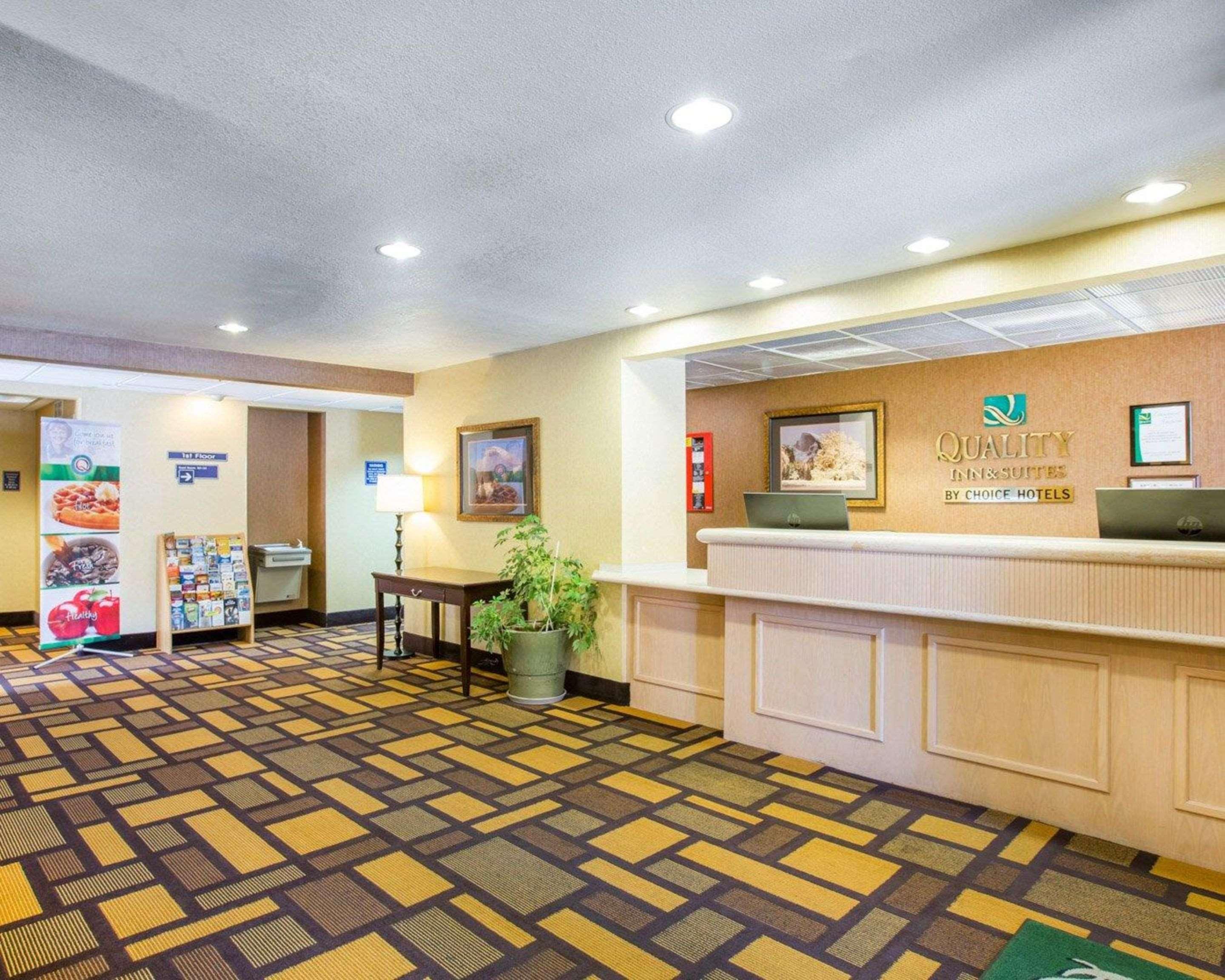 Quality Inn & Suites Уид Экстерьер фото