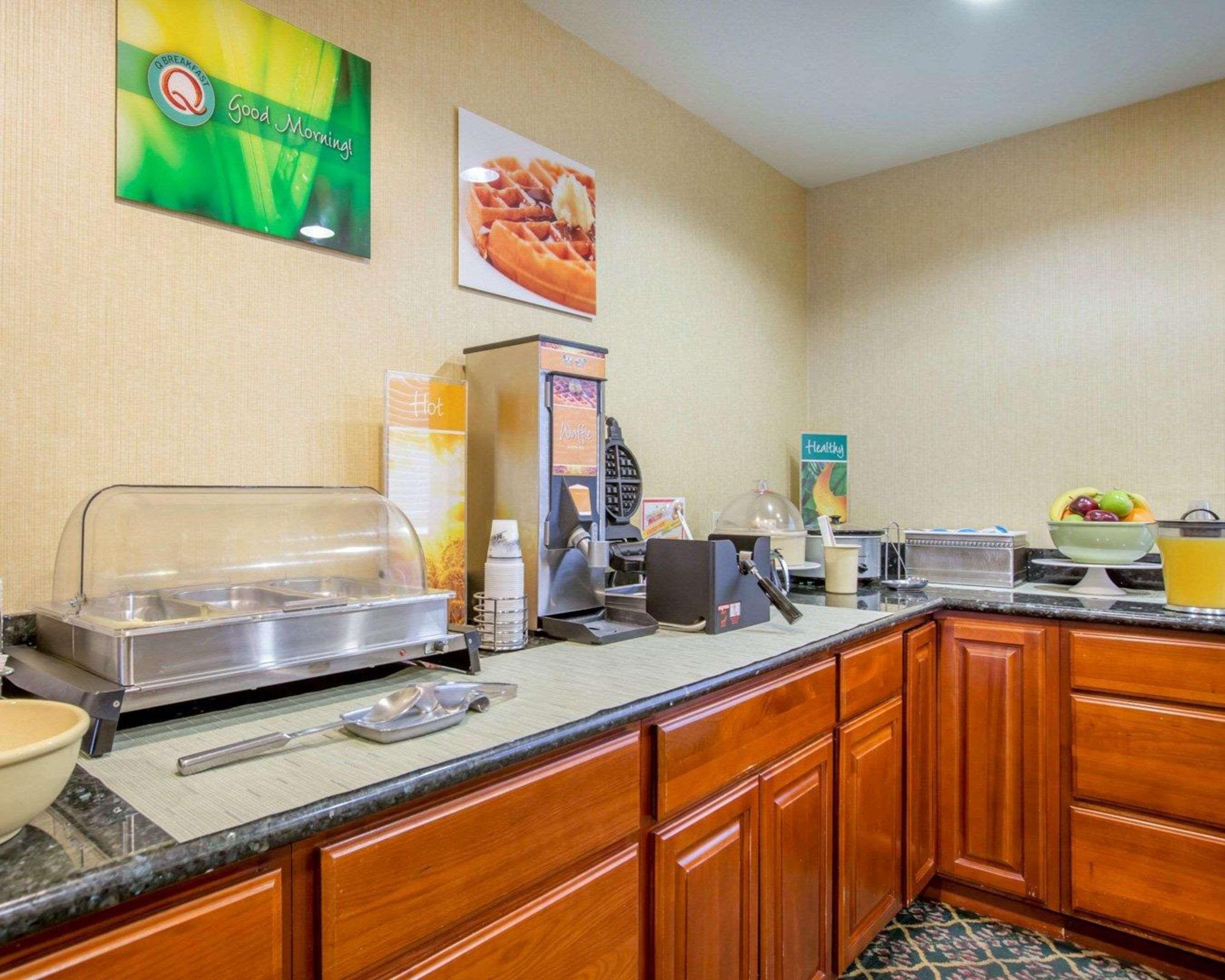Quality Inn & Suites Уид Экстерьер фото