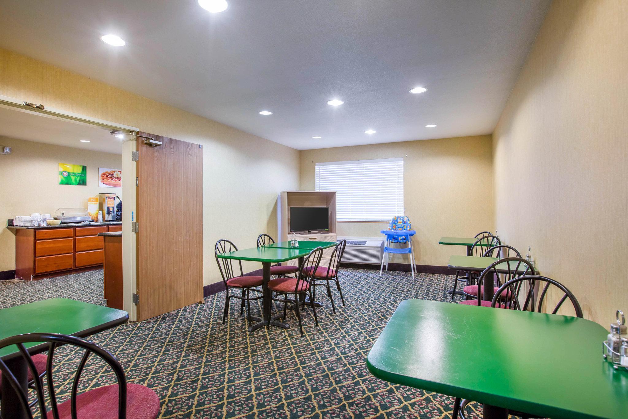 Quality Inn & Suites Уид Экстерьер фото