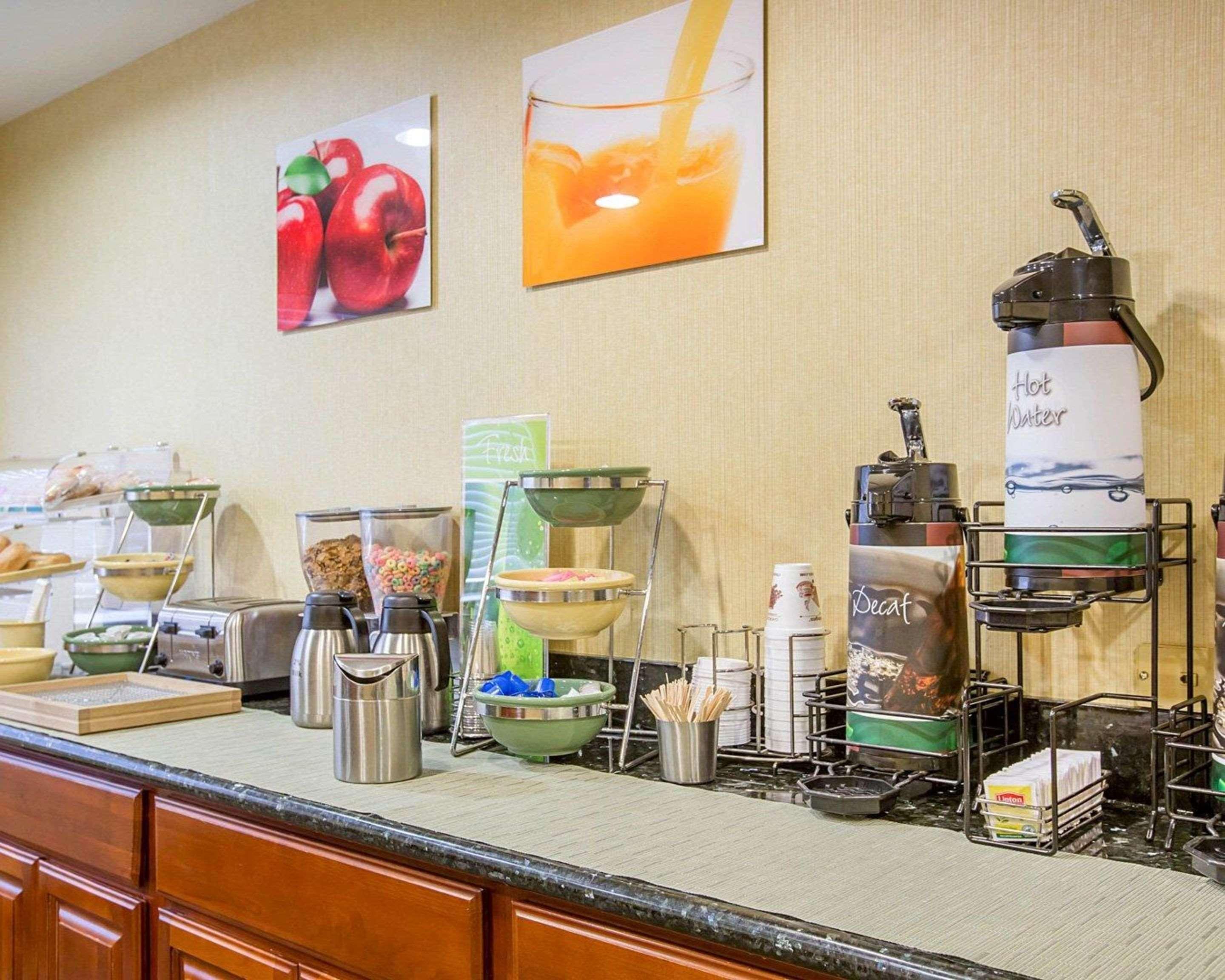 Quality Inn & Suites Уид Экстерьер фото